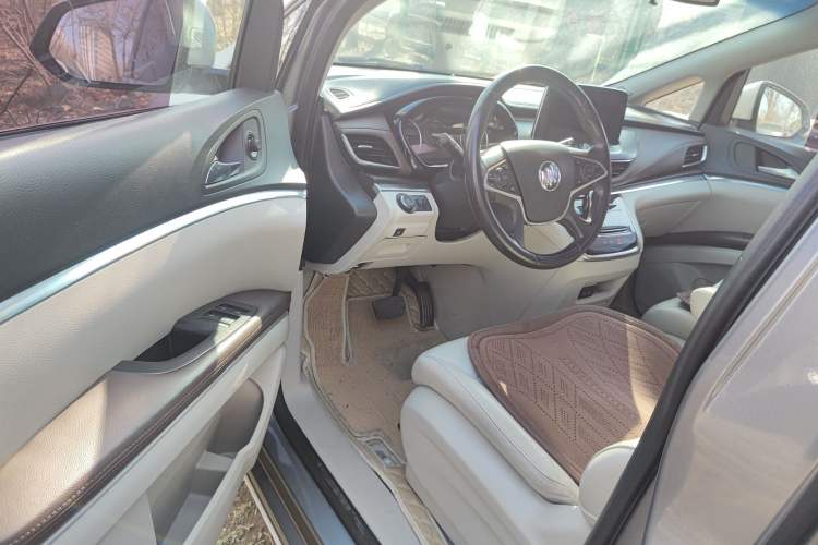 Used Buick GL8 2020 Land Business Class 652T Luxury Model
