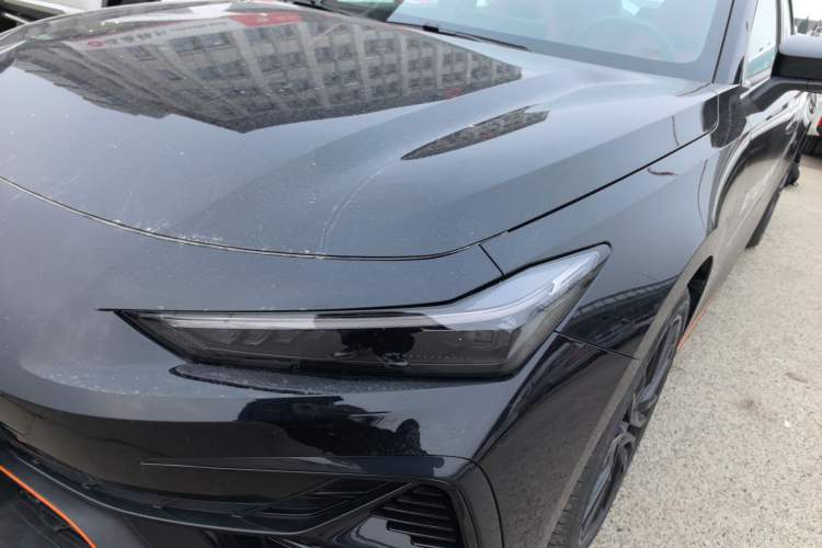 Used Changan UNI-V 2025 Model Third-Generation 2.0T Dynamic Edition