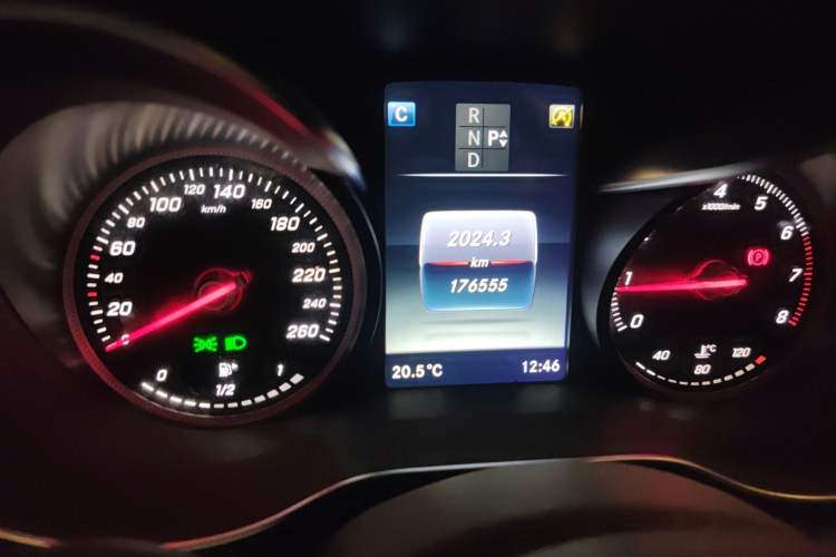 Used Mercedes-Benz GLC 2017 GLC 260 4MATIC Luxury Model
