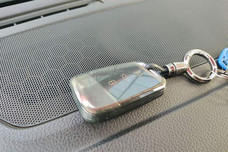 Used Volkswagen Magotan 2019 330TSI DSG Luxury Version China VI Standard Vehicle Key