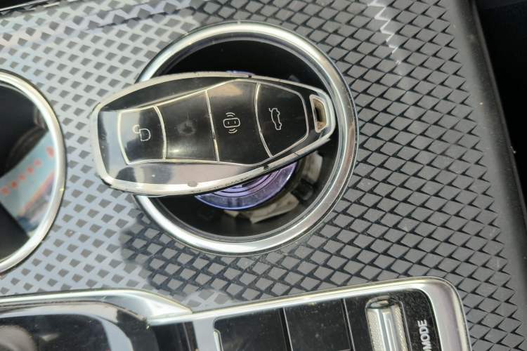 Used Hongqi HS3 2023 1.5T Two-Wheel Drive Shanwei Edition Vehicle Key