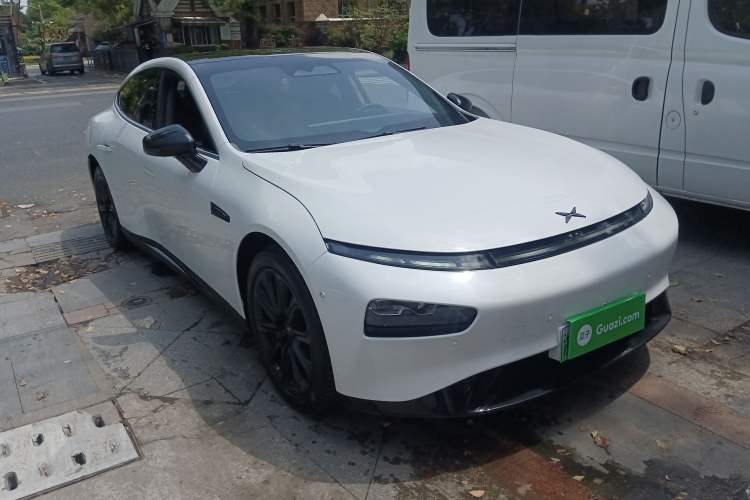 Used XPeng P7 2020 562E Performance Edition Front Right 45 Deg