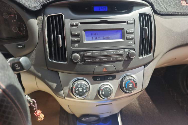 Used Hyundai Celesta 2011 1.6L Manual Comfort Edition Audio And AC Panel