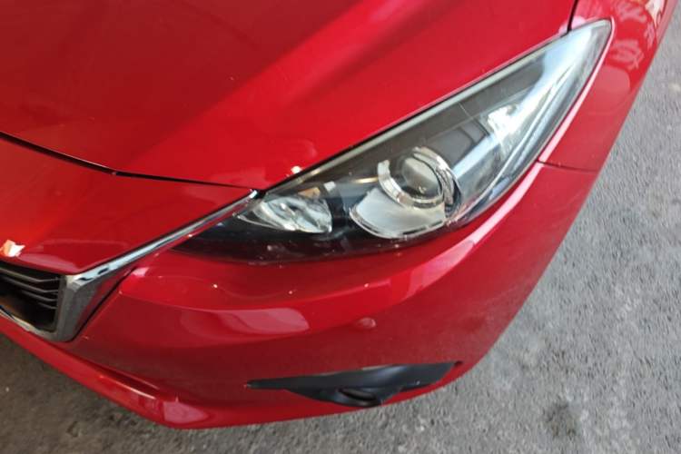Used Mazda 3 Axela 2016 Sedan 1.5L Manual Comfort Model