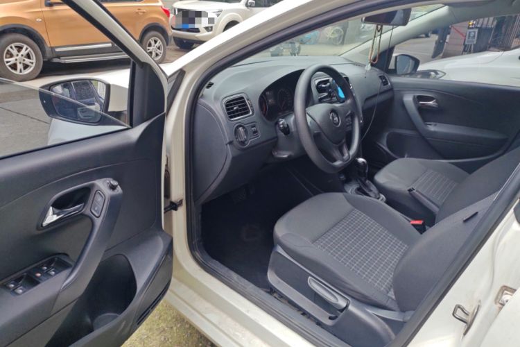 Used Volkswagen Polo 2014 1.6L Automatic Comfort Edition
