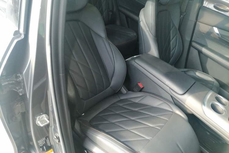 Used CHANGAN CS75 PLUS 2025 4th Generation 1.5T New Blue Whale Smart Luxury Edition
