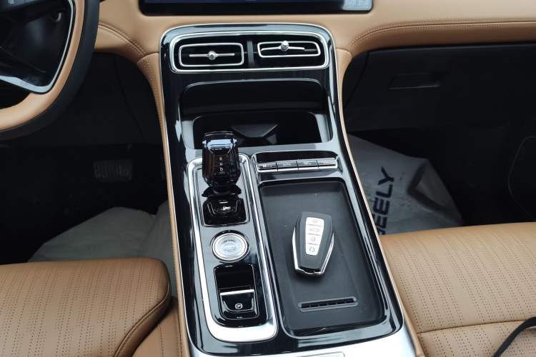 Used Geely Auto FX11 2025 4th Generation 1.5TD DCT Jinxiu
