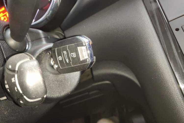 Used Peugeot 3008 2015 2.0L Automatic Trend Edition
