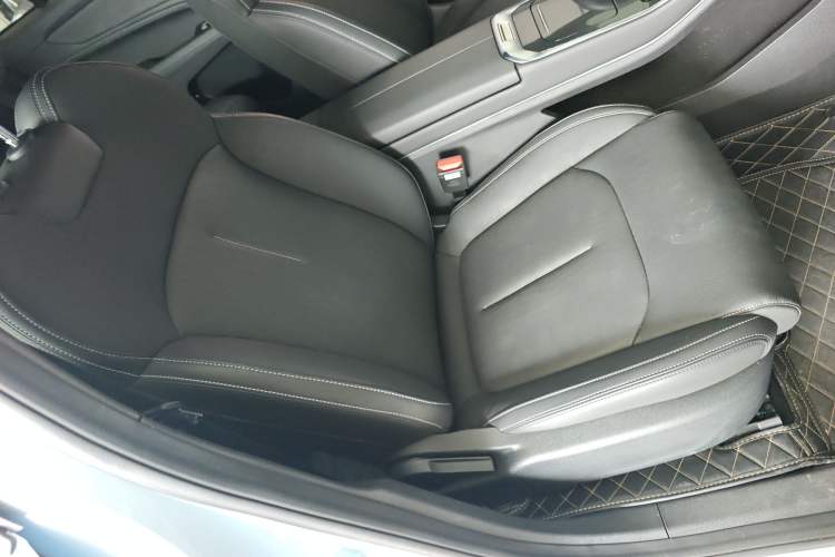 Used Livan 7 2023 450 km – Chasing Clouds