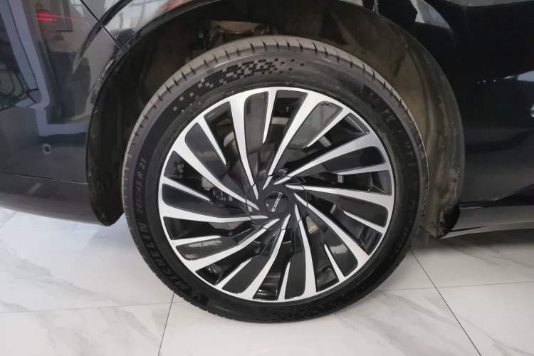 Used EXEED Star Era ET 2025 All-Electric 625 Pro Two-Wheel Drive Urban-Assistive Driving System
