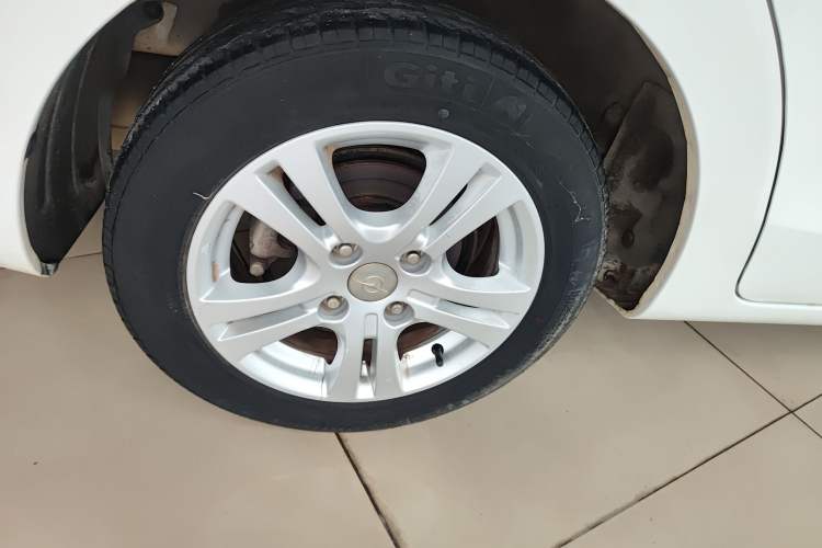 Used Haima M3 2015 1.5L Manual Elite Model Right Rear Wheel Hub