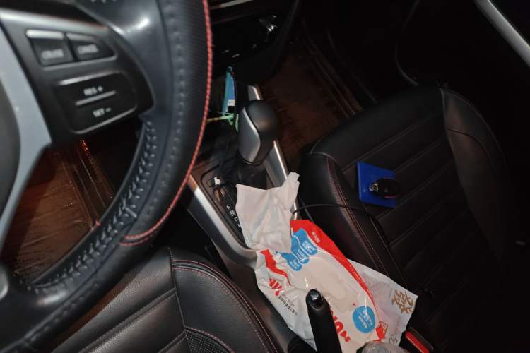 Used Suzuki Vitara 2016 1.4T Automatic Two-Wheel Drive Luxury Version Gear Lever