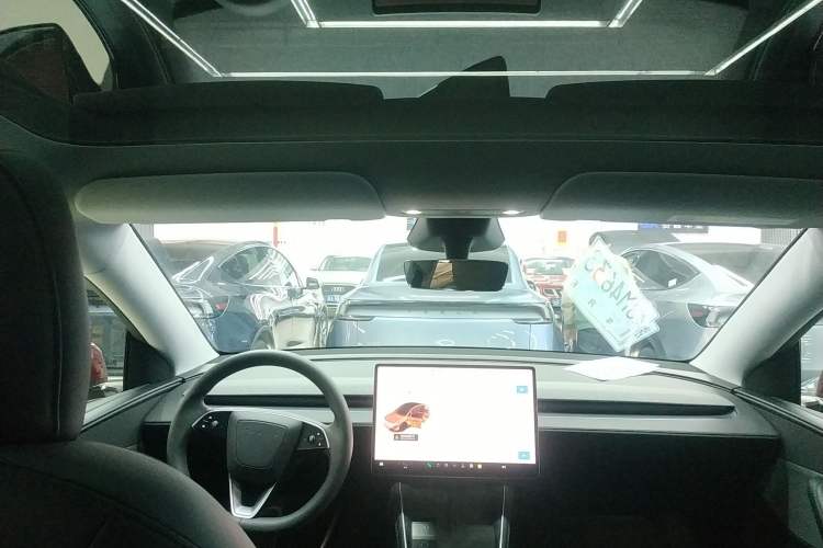 Used Tesla Model Y 2025 Rear-Wheel-Drive Version
