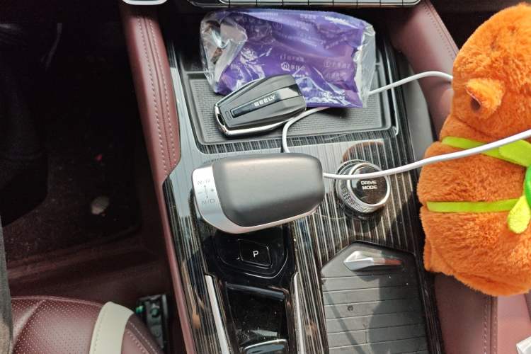 Used Geely Auto Monjaro L 2021 2.0TD DCT EVO Two-Wheel Drive Smart Luxury Version Gear Lever