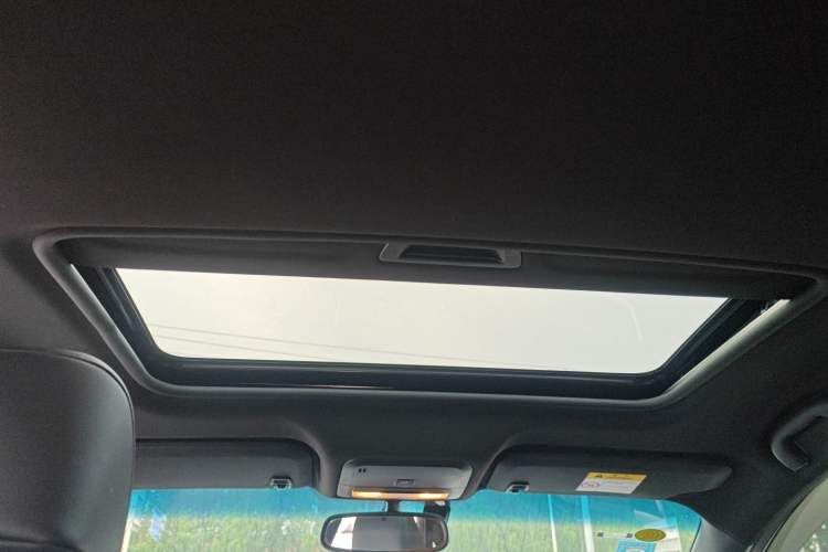 Used Chevrolet Monza 2019 RS 330T Automatic Sporty Edition China VI Standard Headliner