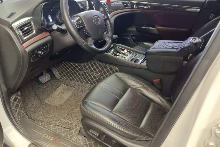 Used GAC Trumpchi GS8 2019 390T Two-Wheel Drive Luxury Smart Connectivity Version (7 Seats)