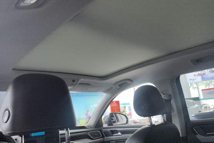 Used Volkswagen Tayron 2023 300TSI Two-Wheel-Drive Luxury Plus Advanced Edition Headliner