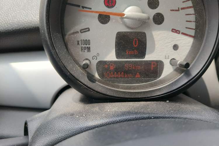 Used MINI 2012 1.6L COOPER Baker Street Odometer Close Up