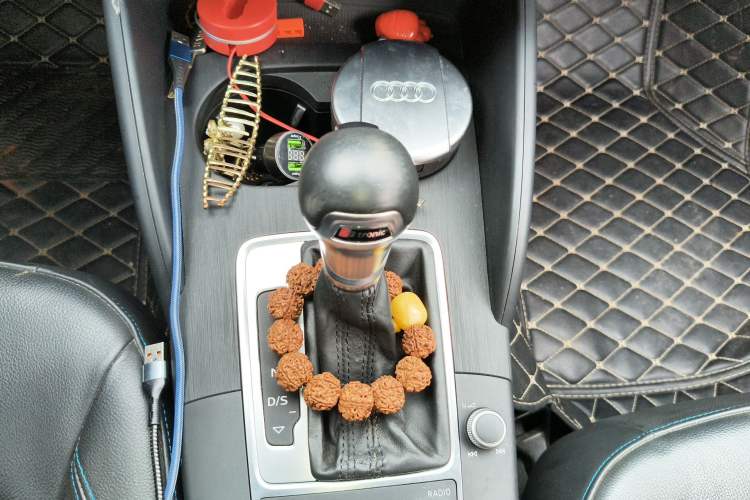 Used Audi A3 2020 Limousine 35 TFSI Fashion Edition China VI Emission Standard Gear Lever