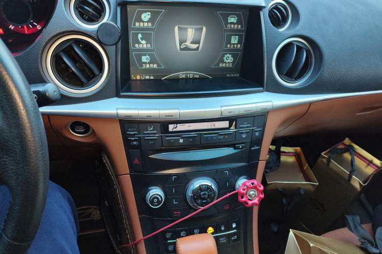 Used Luxgen Great 7 SUV 2012 Limited-Edition Sharp Edition 2.2T Four-Wheel-Drive Flagship Model Audio And AC Panel