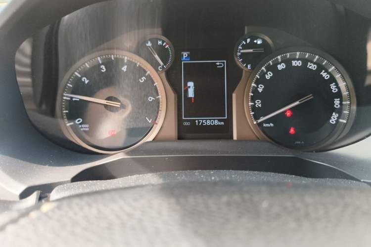 Used Toyota Prado 2018 3.5L Automatic TX-L with Rear-Mounted Spare Tire Odometer Close Up