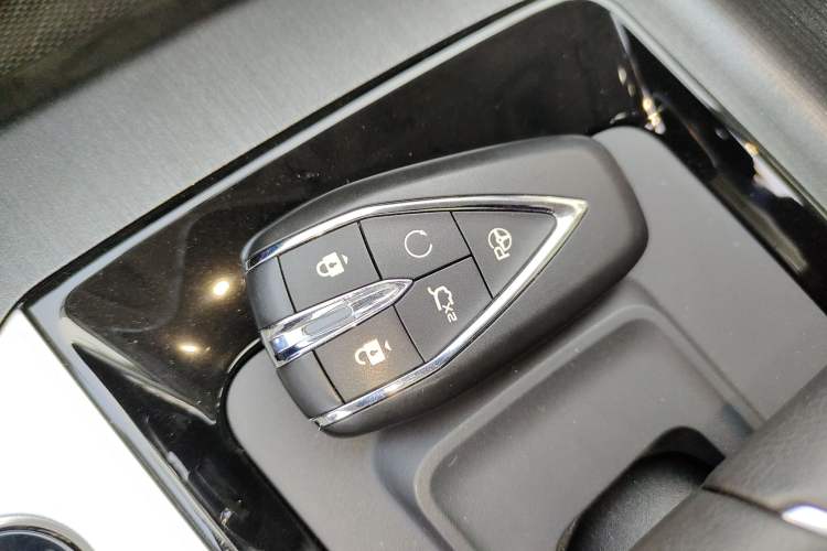 Used Oshan X7 PLUS 2023 Enjoy Edition 1.5T Automatic Pilot Model 7 Seats