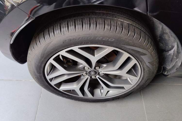 Used Land Rover Range Rover Evoque New Energy 2022 Aurora L P300e Plug-in Hybrid Electric Version
