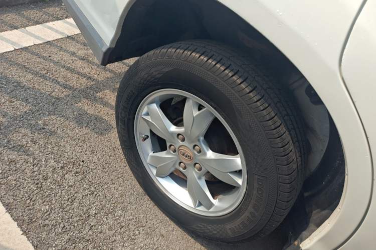 Used BYD S6 2014 2.0L Manual Luxury 5-Seater
