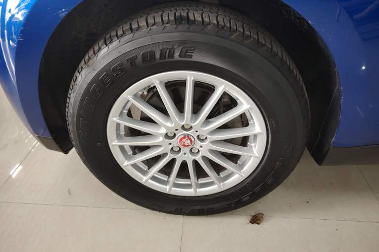 Used Jaguar F-PACE 2018 2.0T Two-Wheel Drive Urban Deluxe Edition
