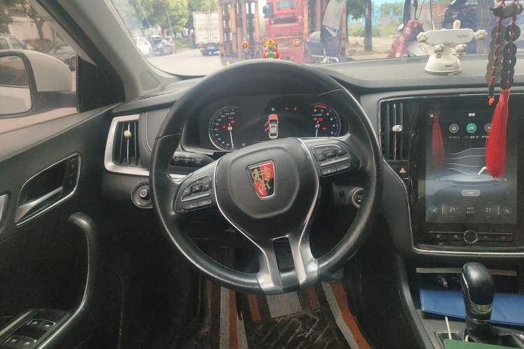 Used Roewe i6 2017 20T Automatic Internet ZhiZun Edition