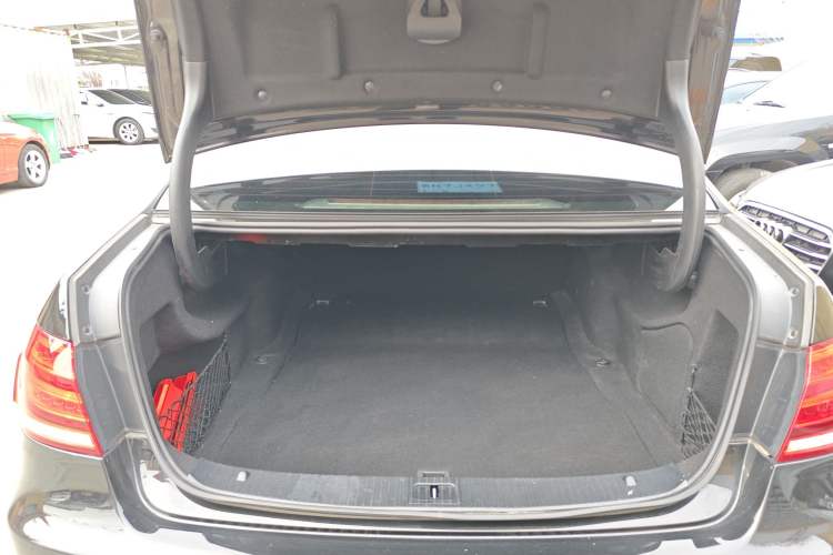 Used Mercedes-Benz E-Class 2015 Facelift E 200 L Sport Edition