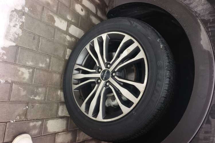 Used Haval F7 2019 2.0T Two-Wheel Drive i-Van China V standard
