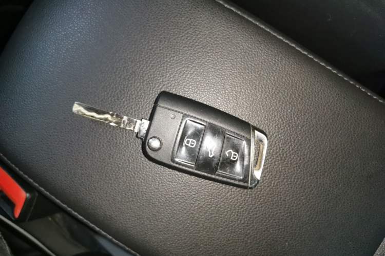 Used Volkswagen Tiguan 2018 330TSI All-Wheel-Drive Innovation Model Vehicle Key