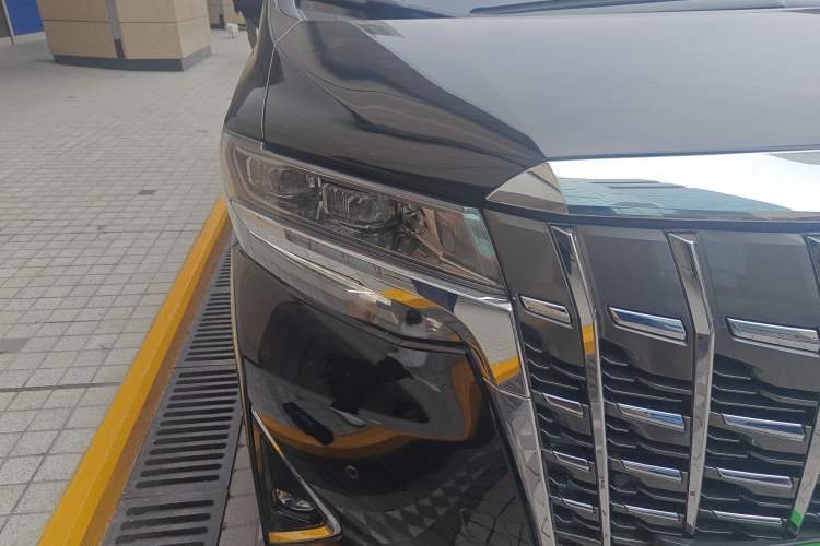 Used Toyota Alphard 2021 Dual-Engine 2.5L Luxury Edition