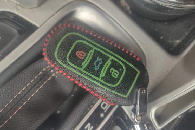 Used Geely Auto Emgrand X7 Sport 2016 1.8TD Automatic All-Wheel Drive Smart Version Vehicle Key