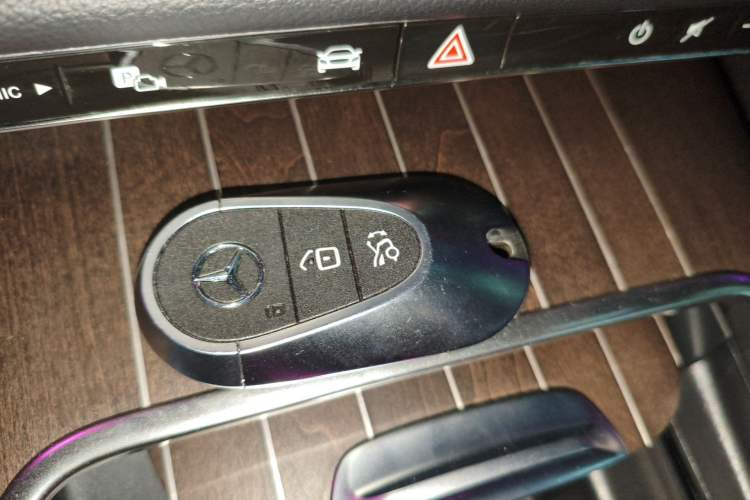 Used Mercedes-Benz E-Class 2024 Facelift E 300 L Luxury Edition