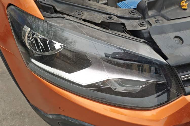 Used Volkswagen Polo 2016 1.6L Cross Polo Automatic Right Front Headlight