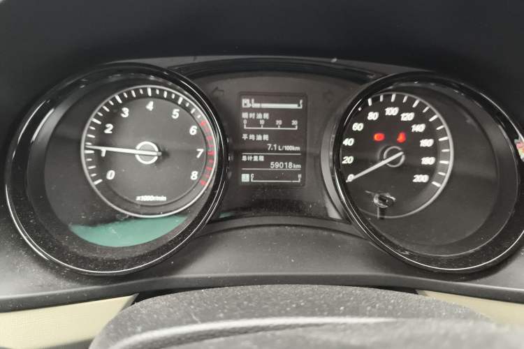 Used Wuling Hongguang PLUS 2019 1.5T Manual Comfort Version 7 Seats
