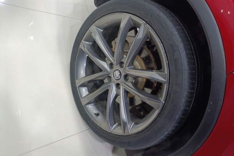 Used BYD Tang New Energy 2019 EV600D Four-Wheel Drive Smart Connectivity Leading Model Exterior 5