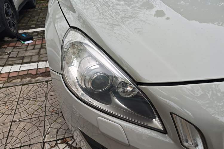 Used Volvo S60 2013 T5 Comfort Edition Right Front Headlight