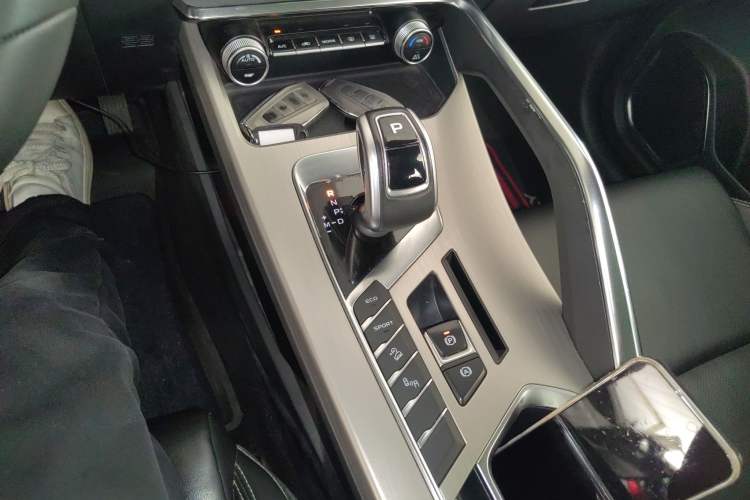 Used Geely Auto Coolray 2019 260T DCT Knight China V Standard Gear Lever