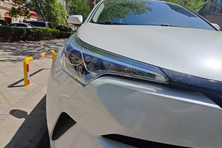 Used Toyota C-HR 2020 2.0L Leading Edition Right Front Headlight