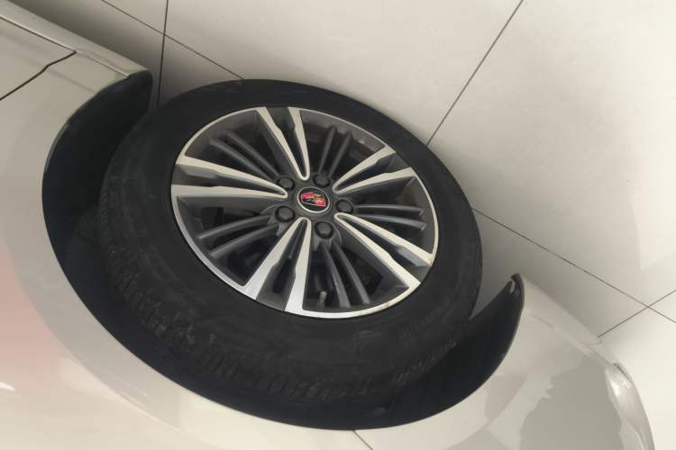 Used Roewe i5 2019 1.5L Automatic 4G Connected Linghao Flagship Edition