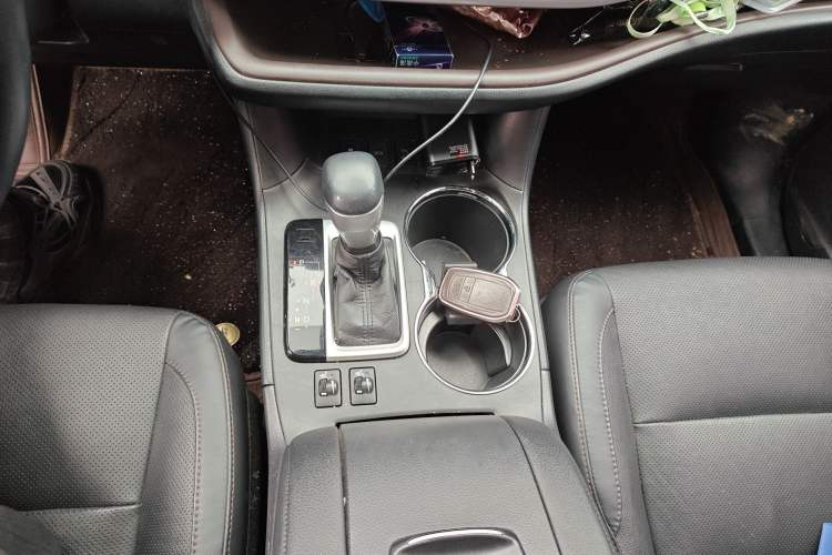 Used Toyota Highlander 2018 2.0T Four-Wheel Drive Luxury Version 7 Seats China VI Standard
