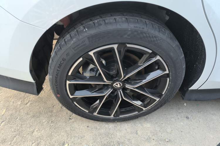 Used Changan UNI-V iDD 2024 Blue Whale Smart Electric iDD 136km ZhiKu Model