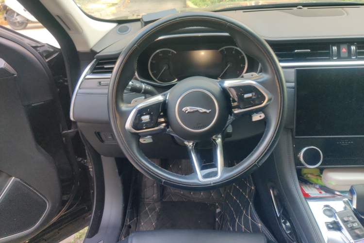 Used Jaguar F-PACE 2021 250 PS
