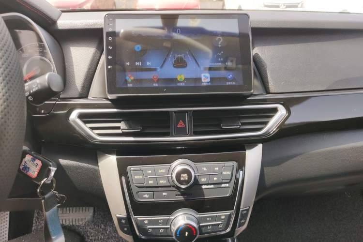 Used Zotye Domy X5 2015 1.5T CVT Landlord Model China IV Standard
