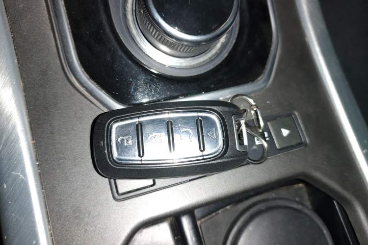 Used Land Rover Range Rover Evoque 2018 240 PS SE Smart Brilliance Edition
