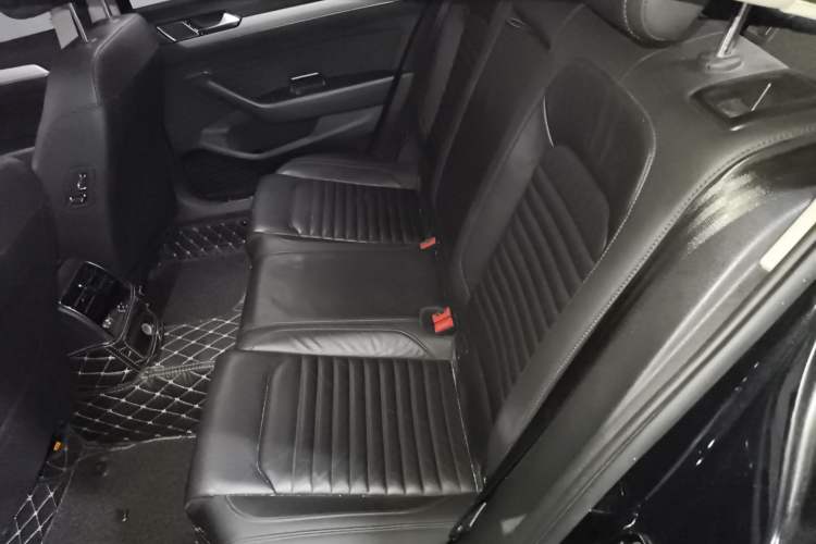 Used Volkswagen Magotan 2017 330TSI DSG Leading Model Interior 4