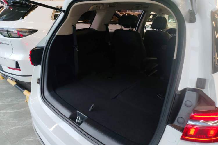 Used BYD Song MAX 2021 Upgraded Model 1.5T Automatic Prestige 6-Seater Trunk